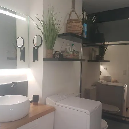 Emplacement Ideal. Centre Et Plages. شقة