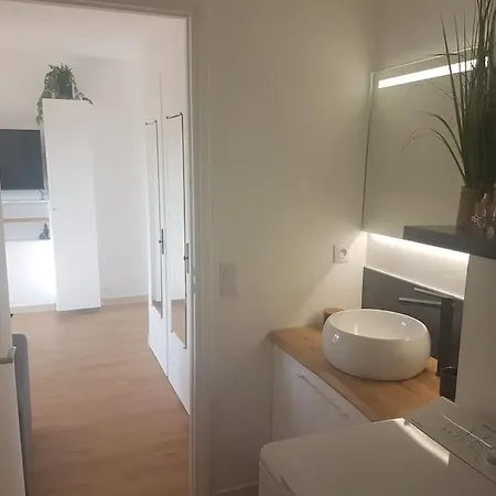 Emplacement Idéal. Centre Et Plages. Appartement